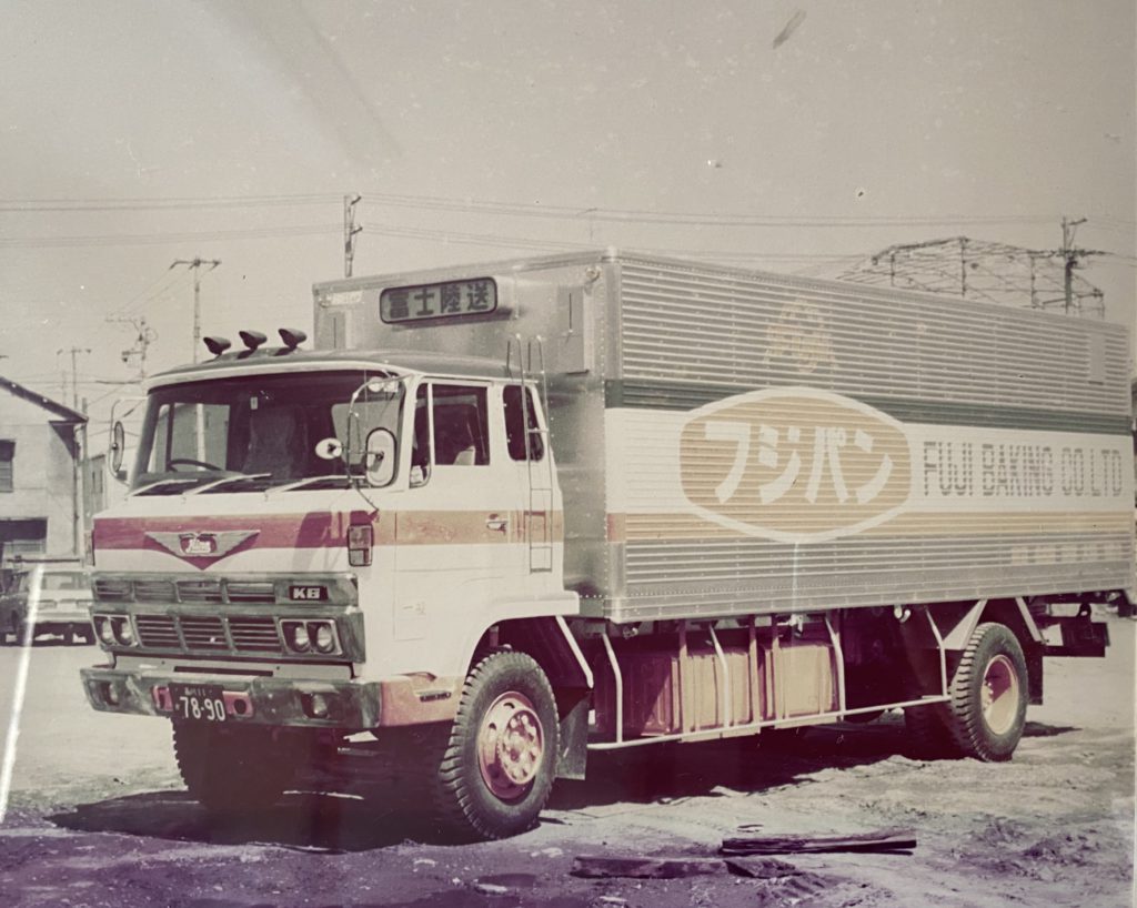 fujipan_truck_old